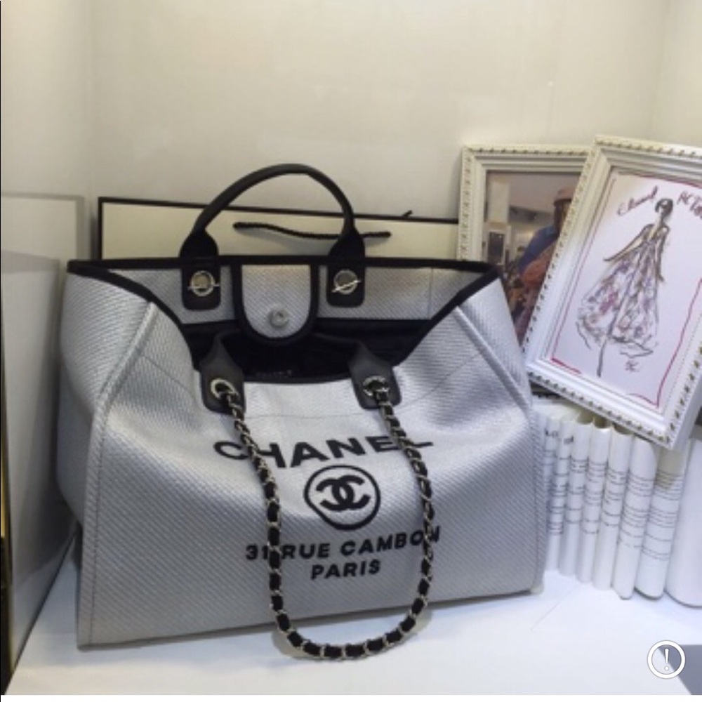 Grey Fashion Tote with Chain Strap